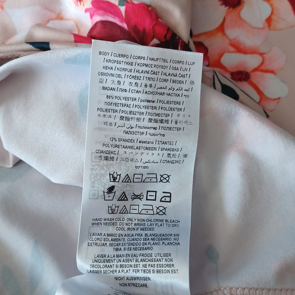 Guess  bodysuit - Picture 15 of 16